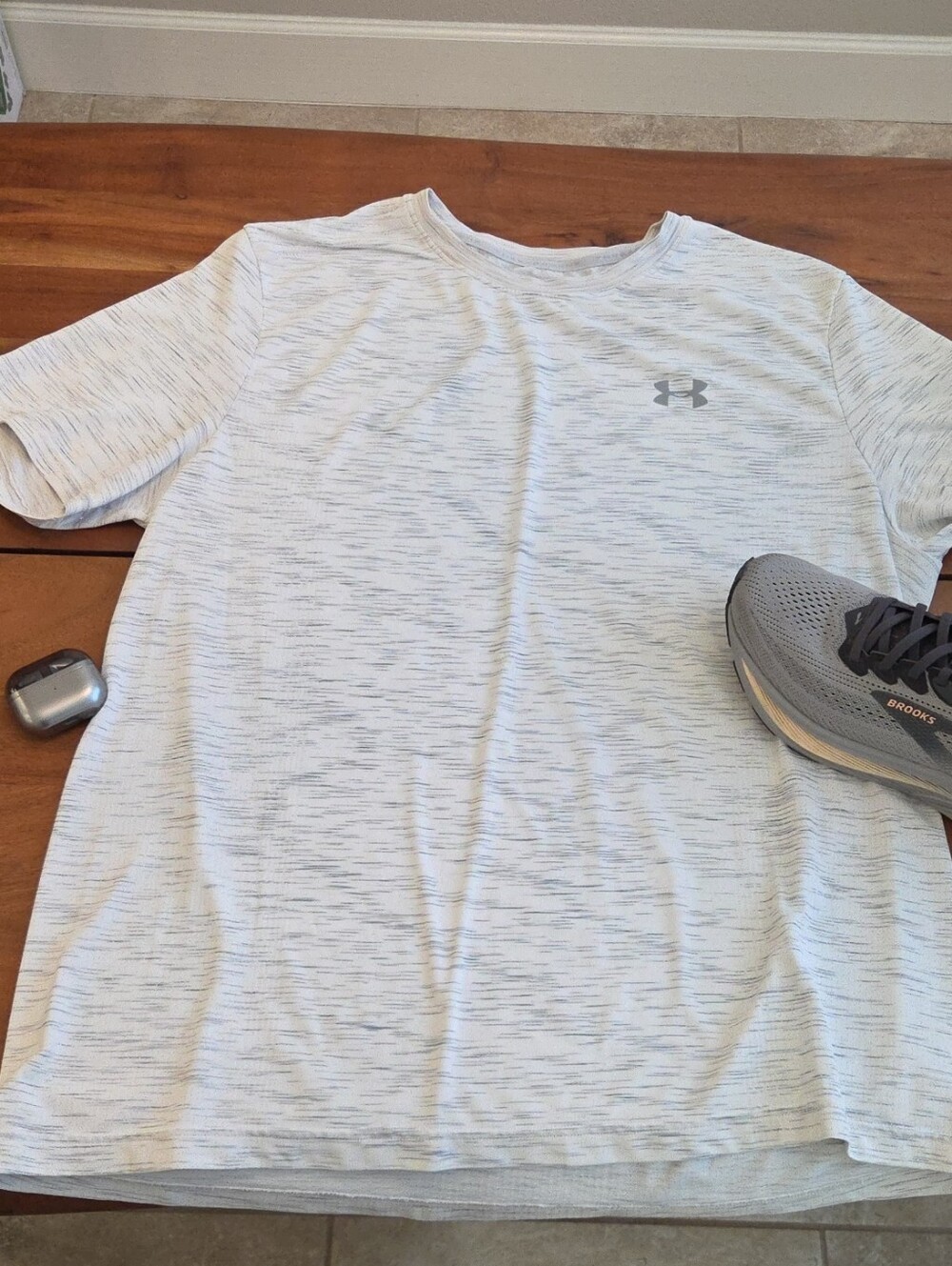 Under Armour Men’s Light Heather White Short Sleeve Performance Tee
